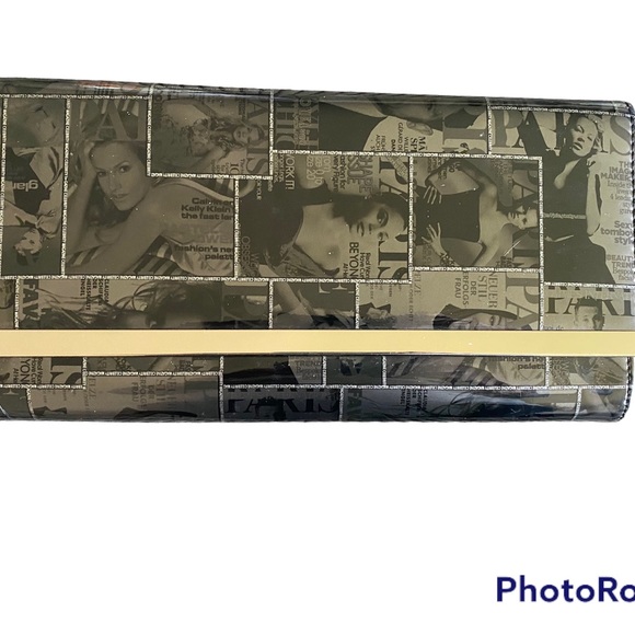 Handbags - PARIS MAGAZINE COVER Clutch Bag Black and White